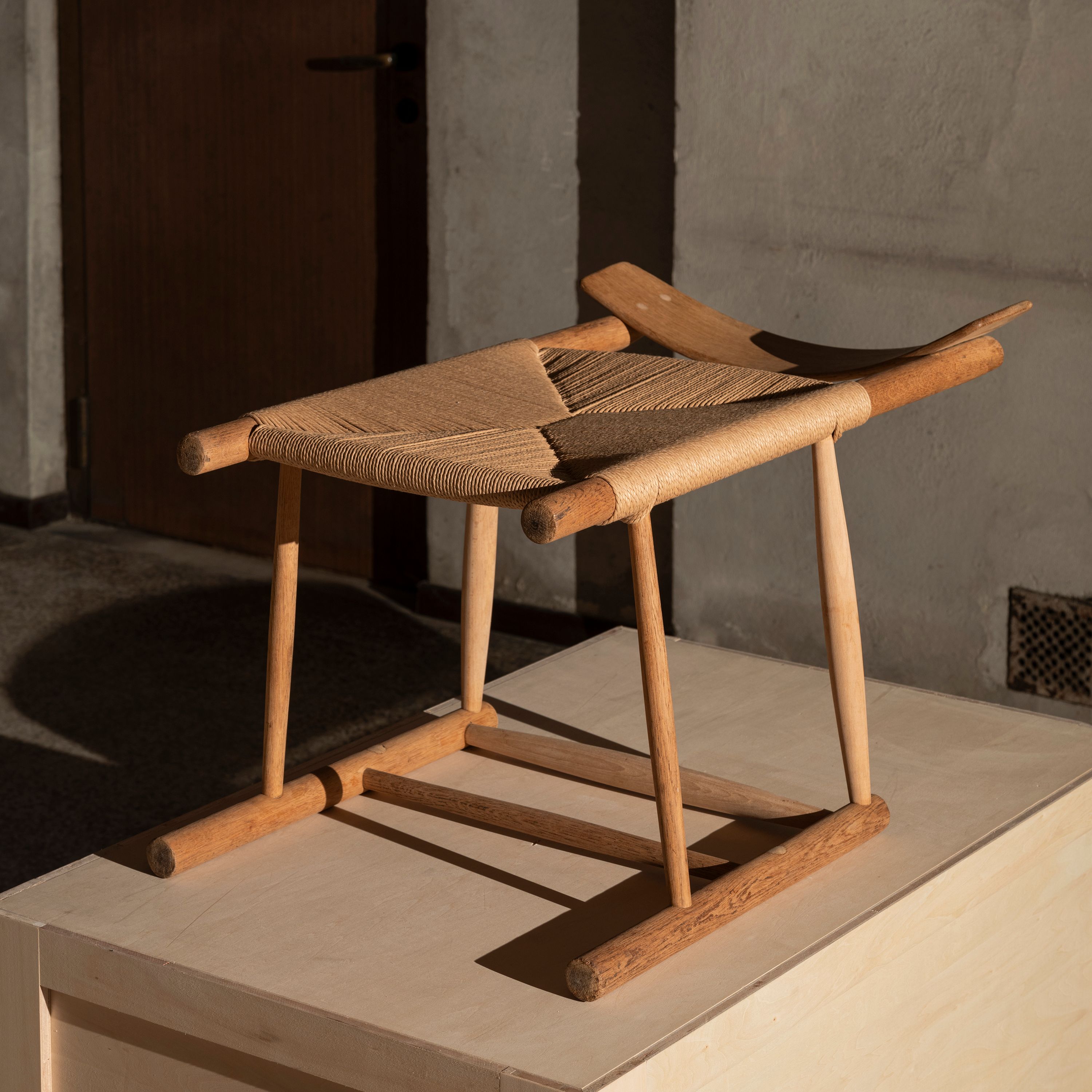 AtMa Ateliers Courbet Japanese Refurbished Wood Chair J39.5 Side Table