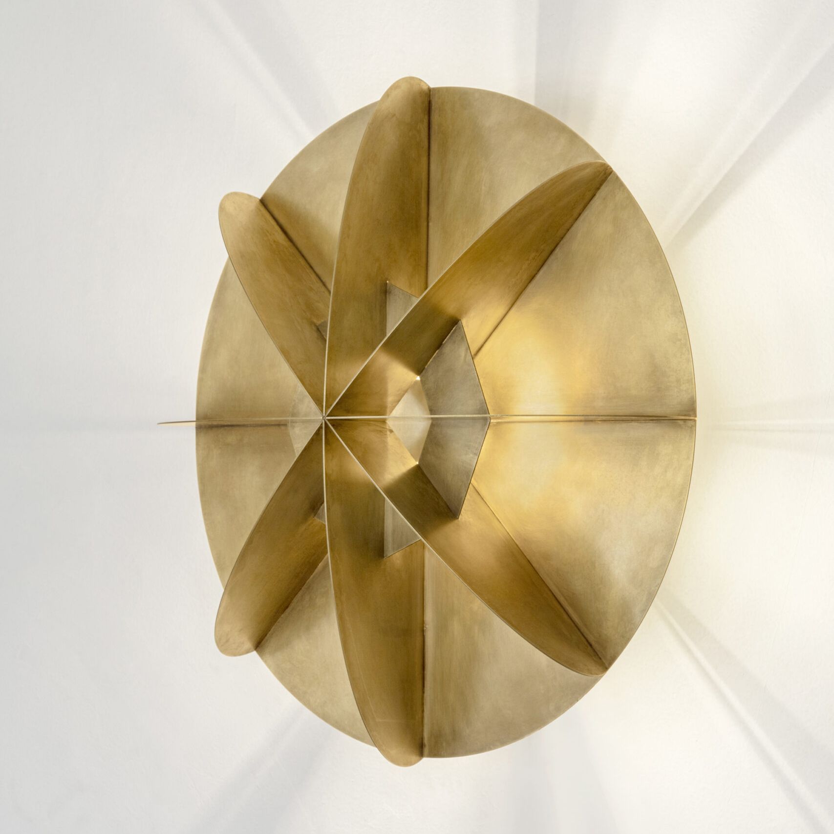 Hector Esrawe Ateliers Courbet Solsticio Lights Series