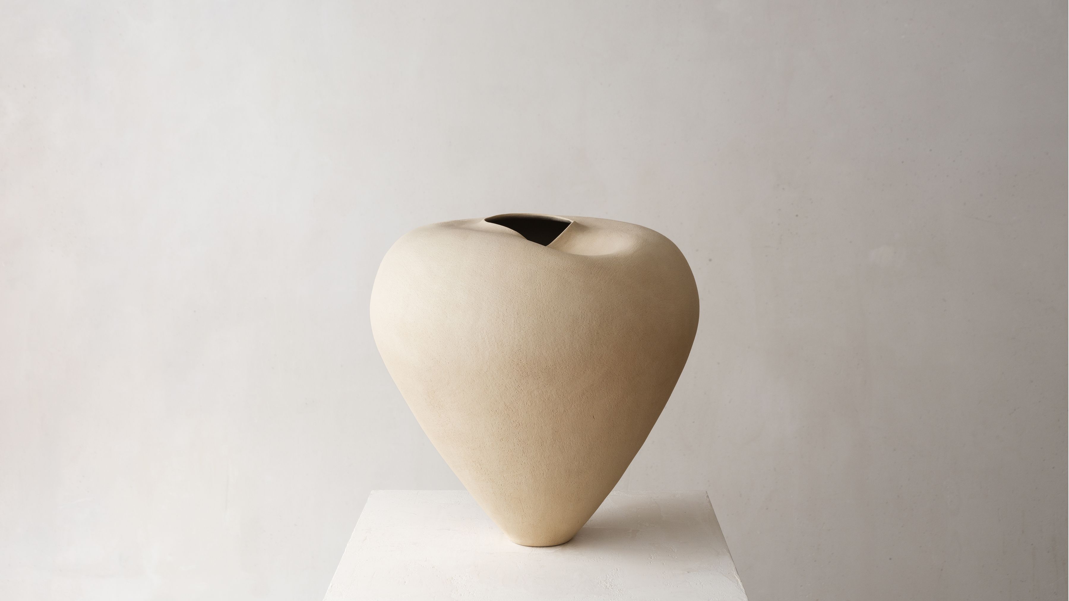 Emelie Abrahamsson Stoneware Ceramic at Ateliers Courbet