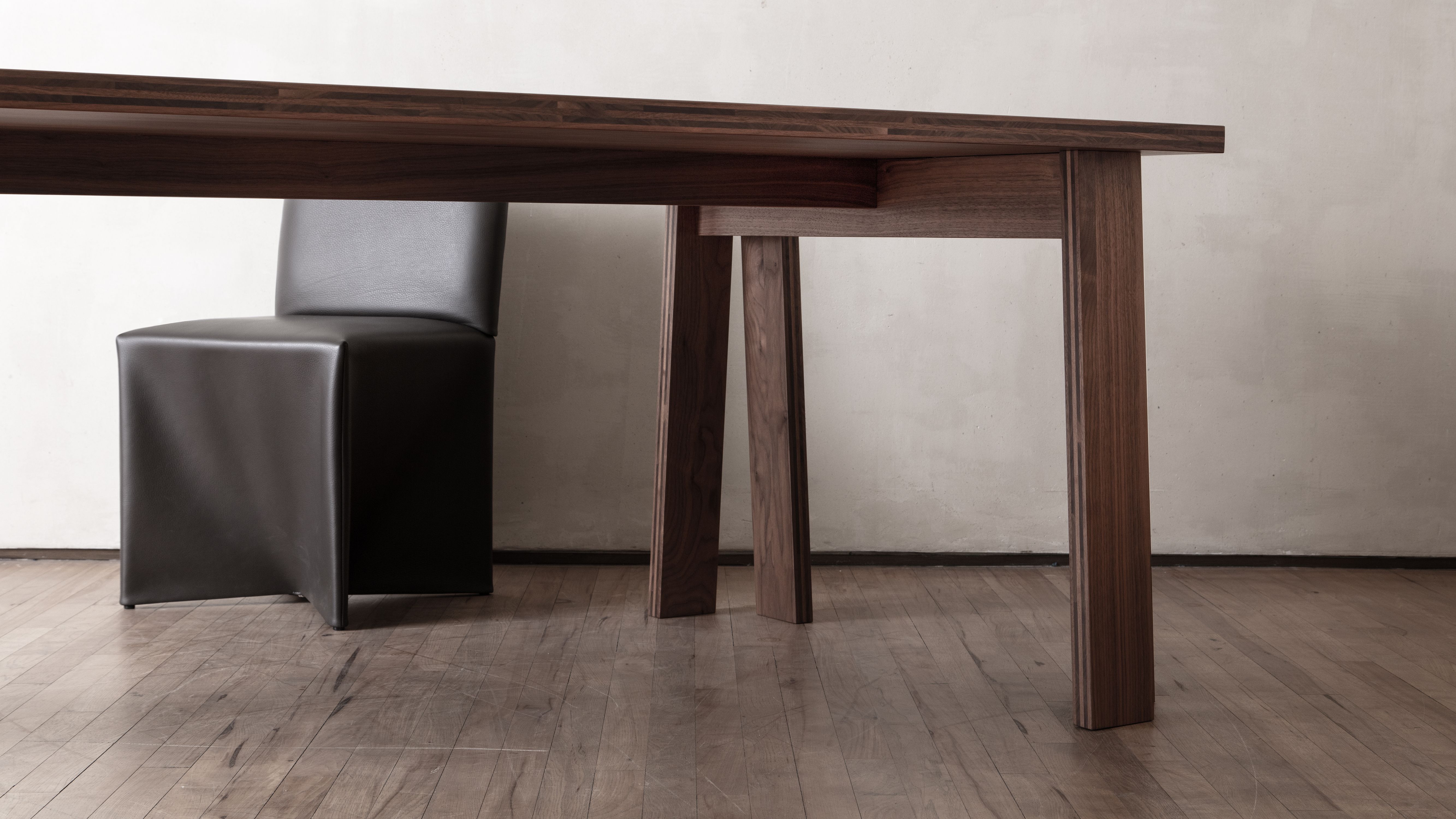 Ateliers Courbet presents Philippe Peres Editions and its collection of Cornette Chair designed by Martin Szekely