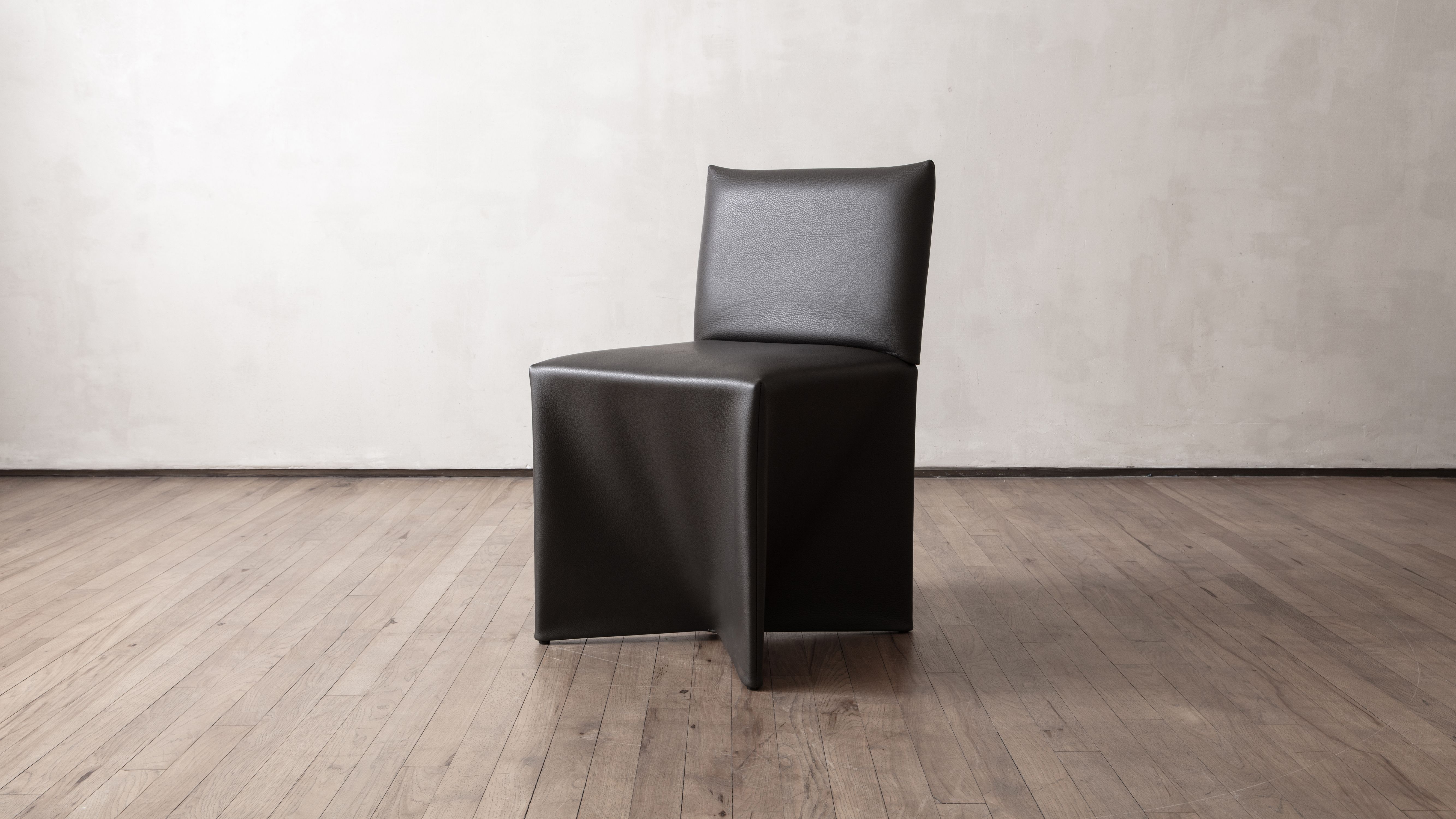 Ateliers Courbet presents Philippe Peres Editions and its collection of Cornette Chair designed by Martin Szekely