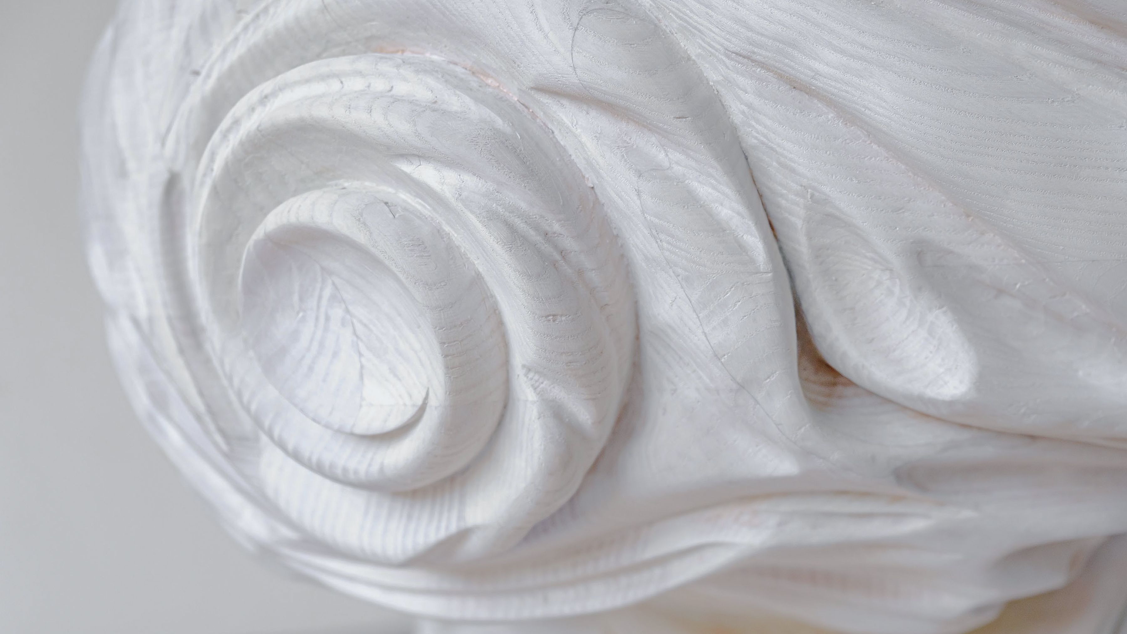 Hamza Kadiri Ateliers Courbet Eros Table White