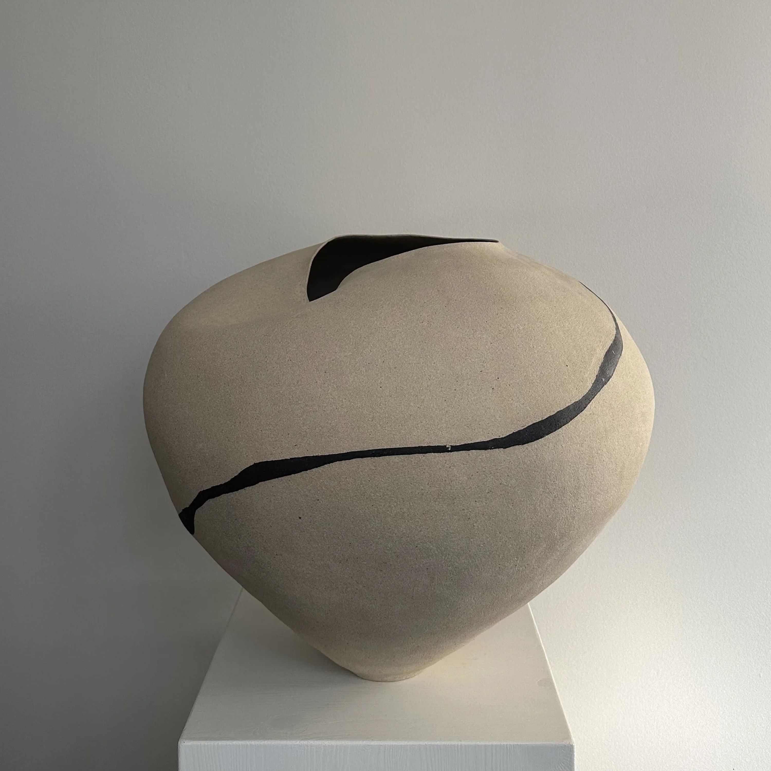 Emelie Abrahamsson Stoneware Ceramic at Ateliers Courbet