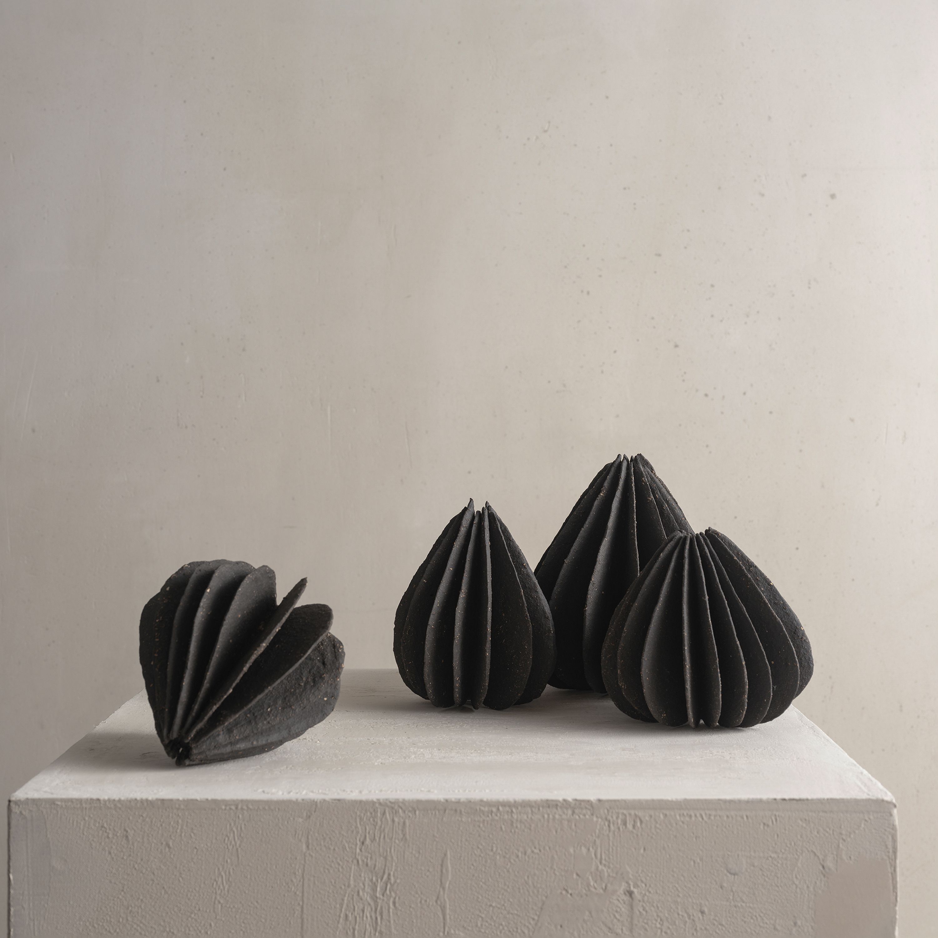 Valeria Nascimento Ateliers Courbet Porcelain Seed Pods Black Rough