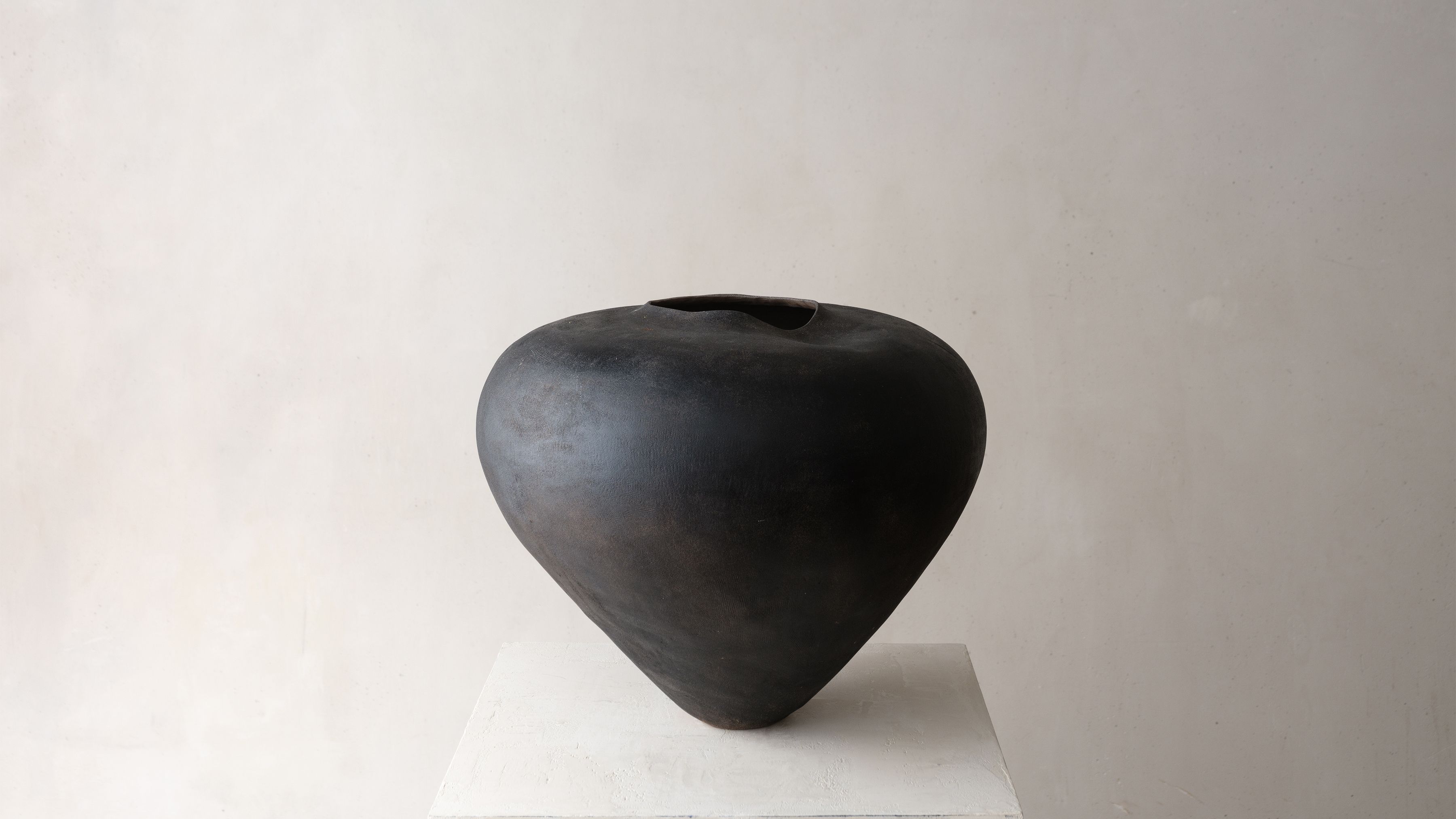 Emelie Abrahamsson Stoneware Ceramic at Ateliers Courbet