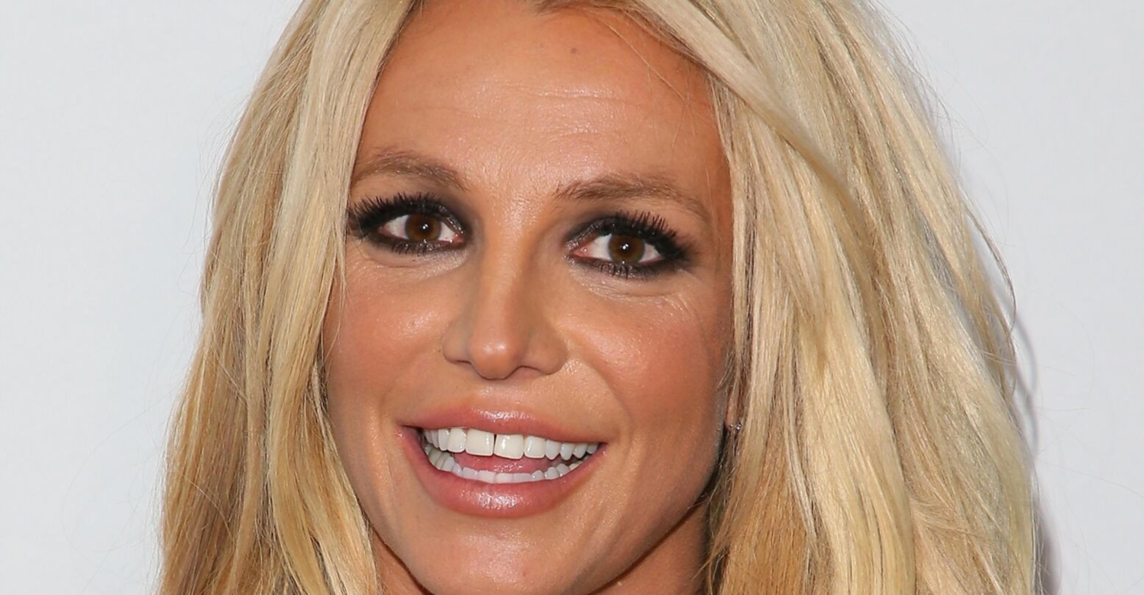 Britney Spears at 40, Botox of Fillers? | Glowday