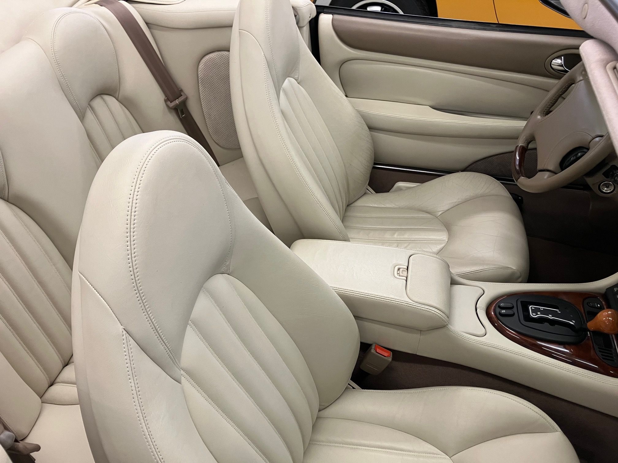 2000 Jaguar XK Series XK8 Convertible - Photo 10