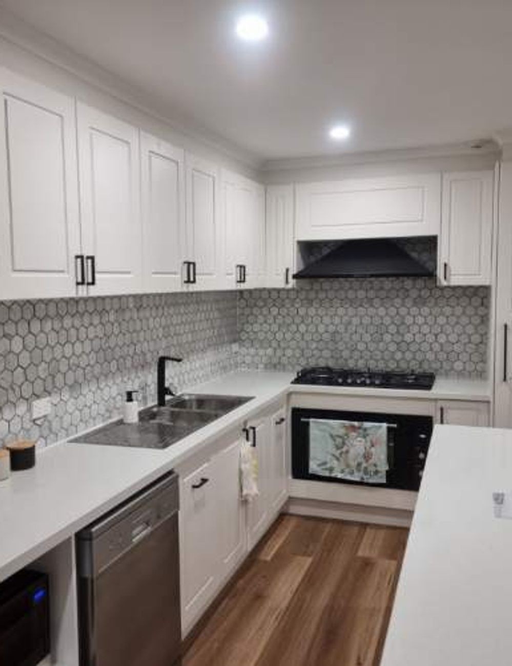Kitchen Cabinets & Wardrobes