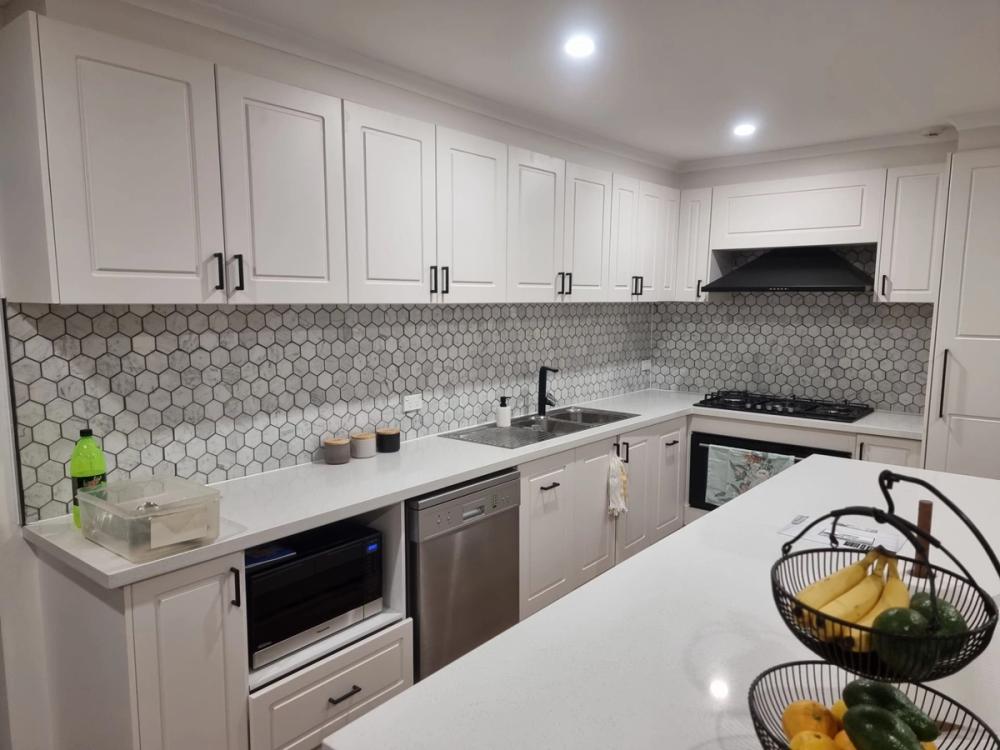 Contemporary Kitchen & Cabinetry