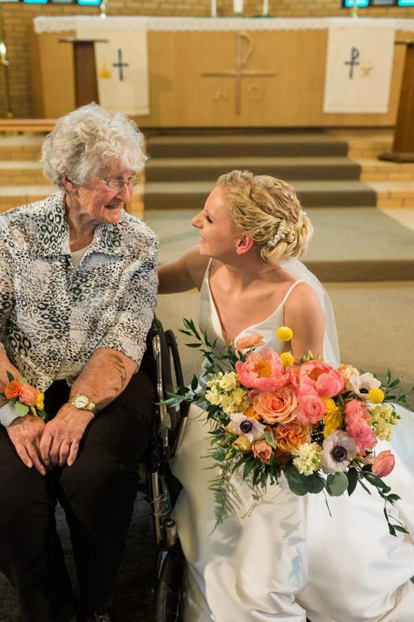Ian and McKinna wedding photography — Garden of Grace floral portfolio