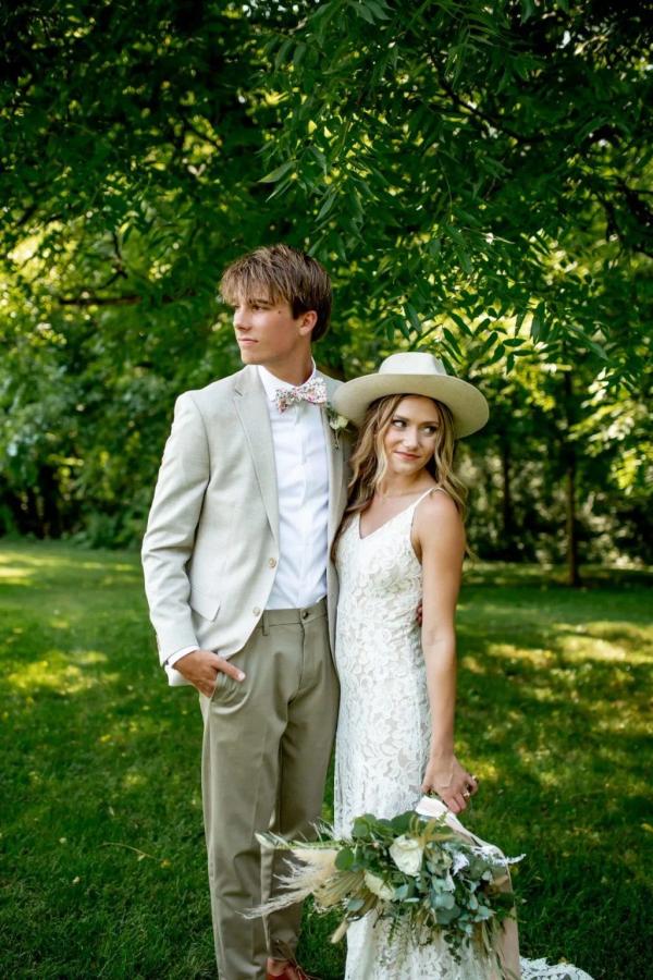 Nathaniel & Bailee wedding photography — Garden of Grace floral portfolio