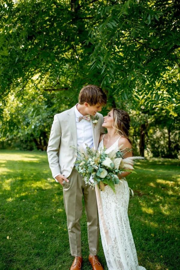 Nathaniel & Bailee wedding photography — Garden of Grace floral portfolio