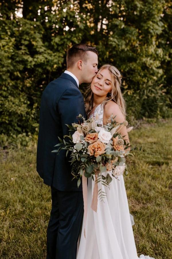 Austin & Olivia wedding photography — Garden of Grace floral portfolio