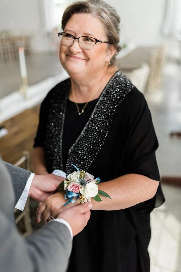 Isaac and Katrina wedding photography — Garden of Grace floral portfolio