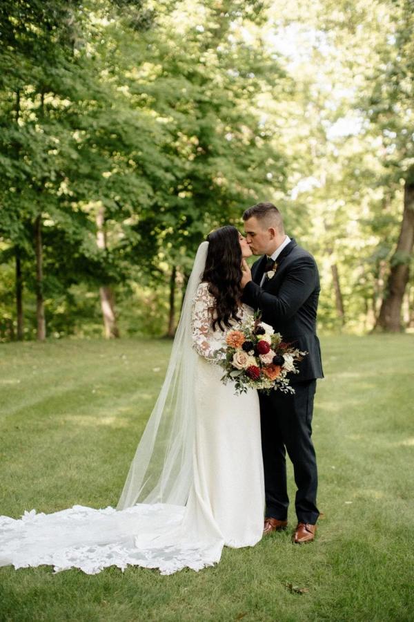 Lauren & Ryan wedding photography — Garden of Grace floral portfolio