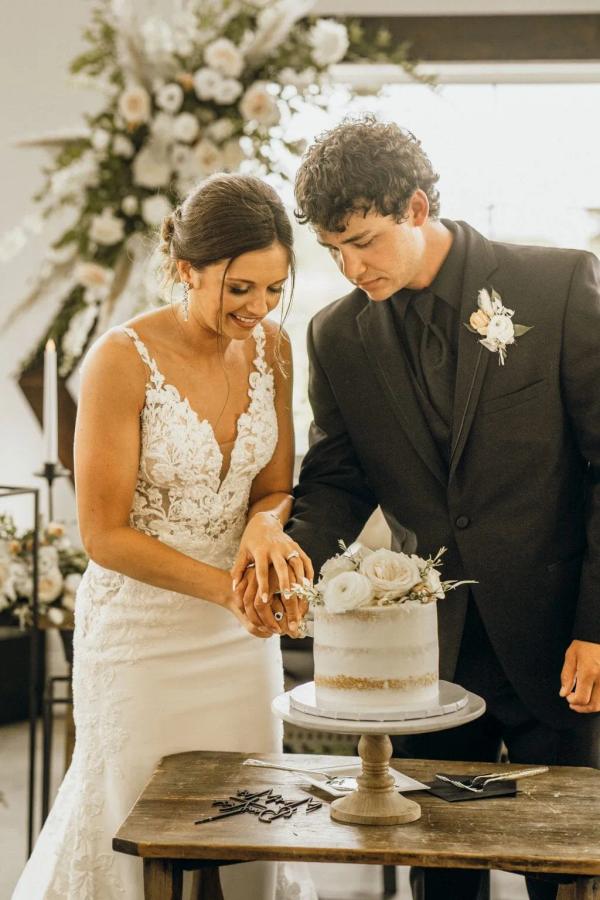 Drew and Amber wedding photography — Garden of Grace floral portfolio