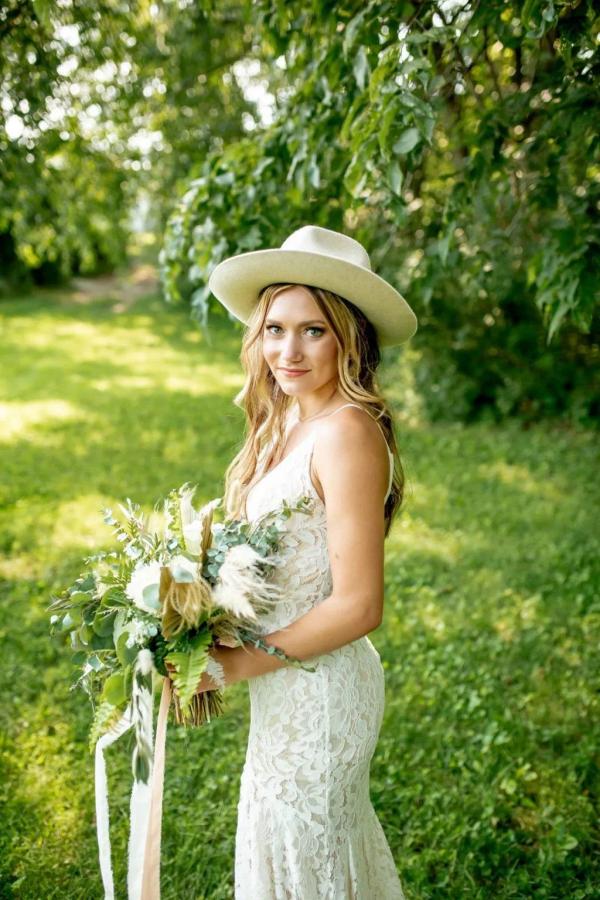 Nathaniel & Bailee wedding photography — Garden of Grace floral portfolio