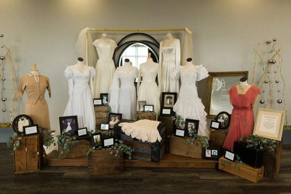 Ian and McKinna wedding photography — Garden of Grace floral portfolio