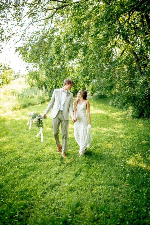 Nathaniel & Bailee wedding photography — Garden of Grace floral portfolio