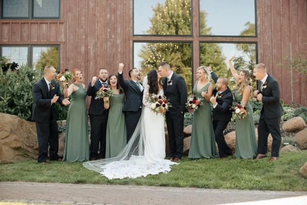 Lauren & Ryan wedding photography — Garden of Grace floral portfolio
