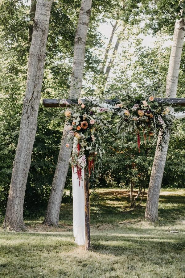 Andrew and Lexi wedding photography — Garden of Grace floral portfolio