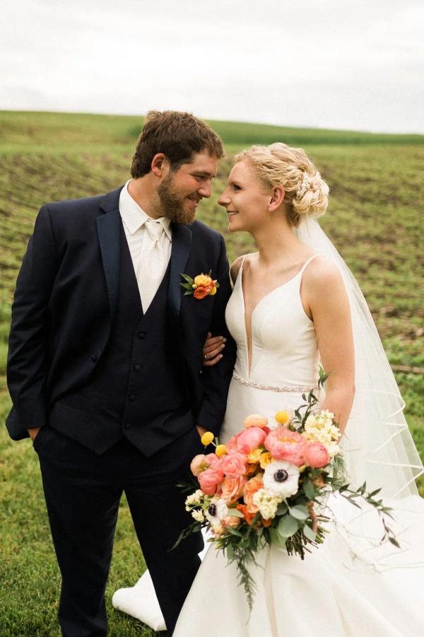 Ian and McKinna wedding photography — Garden of Grace floral portfolio