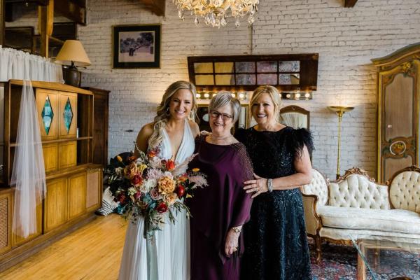 Brooke and Michael wedding photography — Garden of Grace floral portfolio