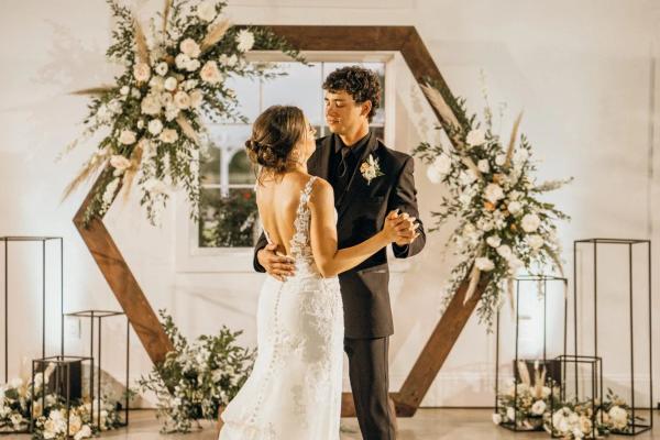Drew and Amber wedding photography — Garden of Grace floral portfolio