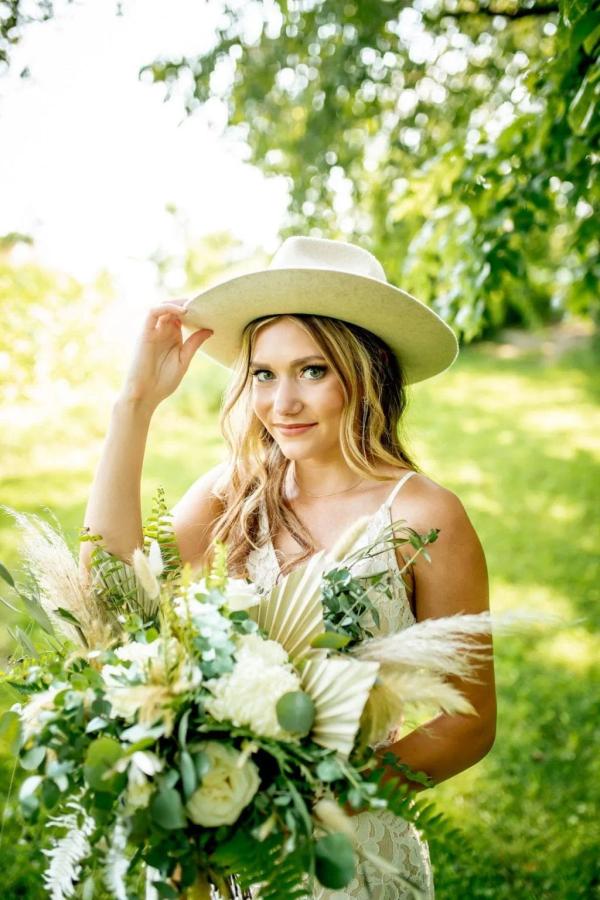 Nathaniel & Bailee wedding photography — Garden of Grace floral portfolio