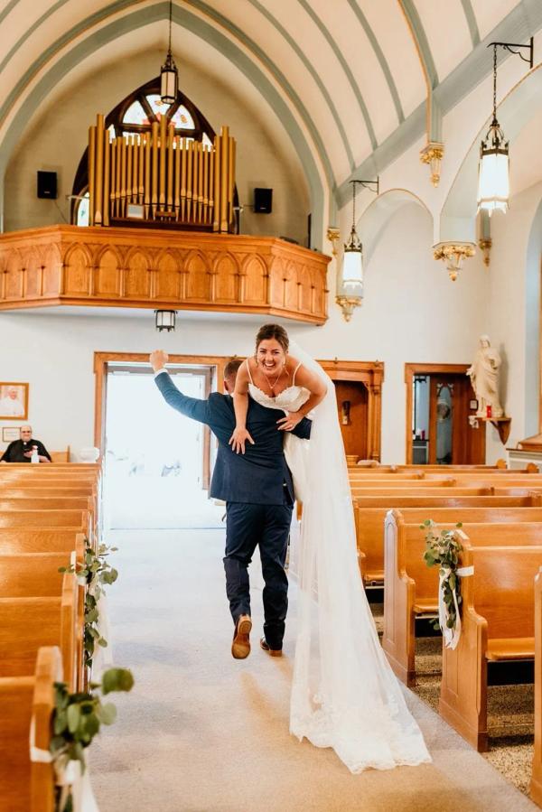 Zach and Emily wedding flowers by Garden of Grace, photo 10