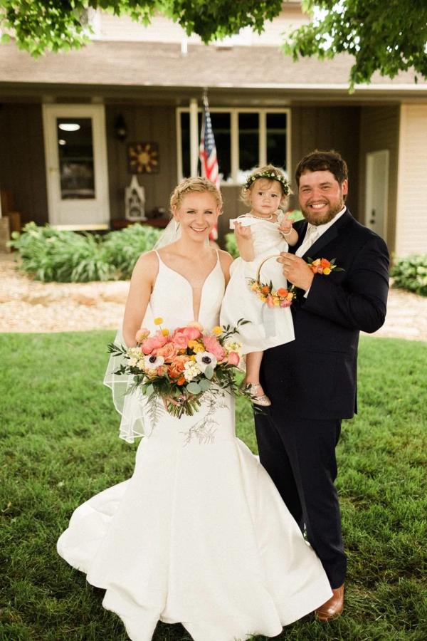 Ian and McKinna wedding photography — Garden of Grace floral portfolio