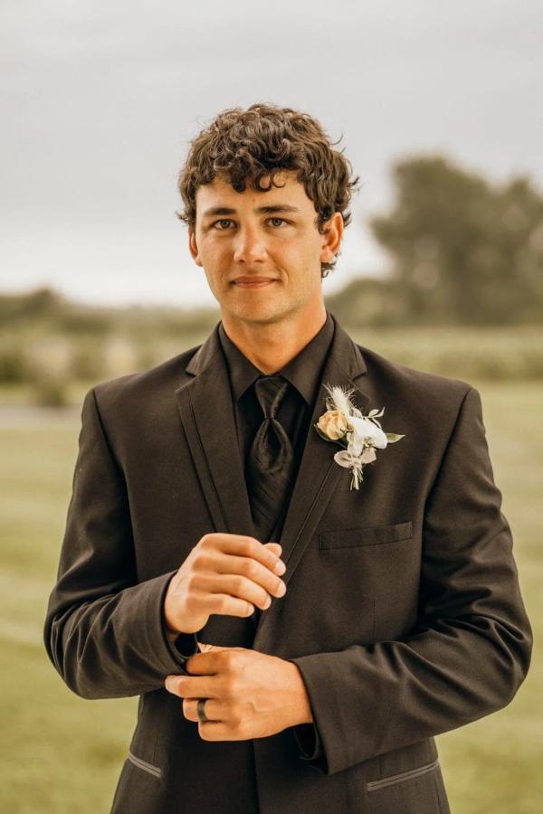 Drew and Amber wedding photography — Garden of Grace floral portfolio