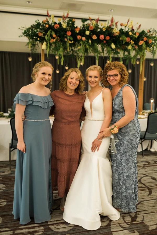Ian and McKinna wedding photography — Garden of Grace floral portfolio