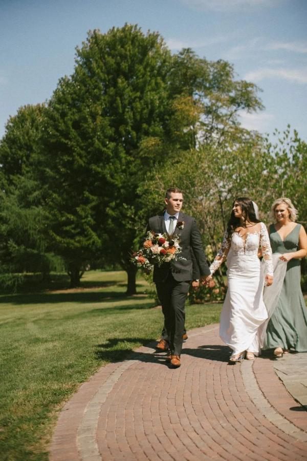 Lauren & Ryan wedding photography — Garden of Grace floral portfolio