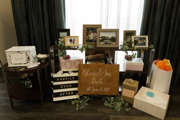 Ian and McKinna wedding photography — Garden of Grace floral portfolio