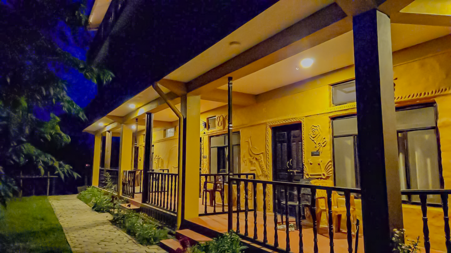 babai outback loadge at night