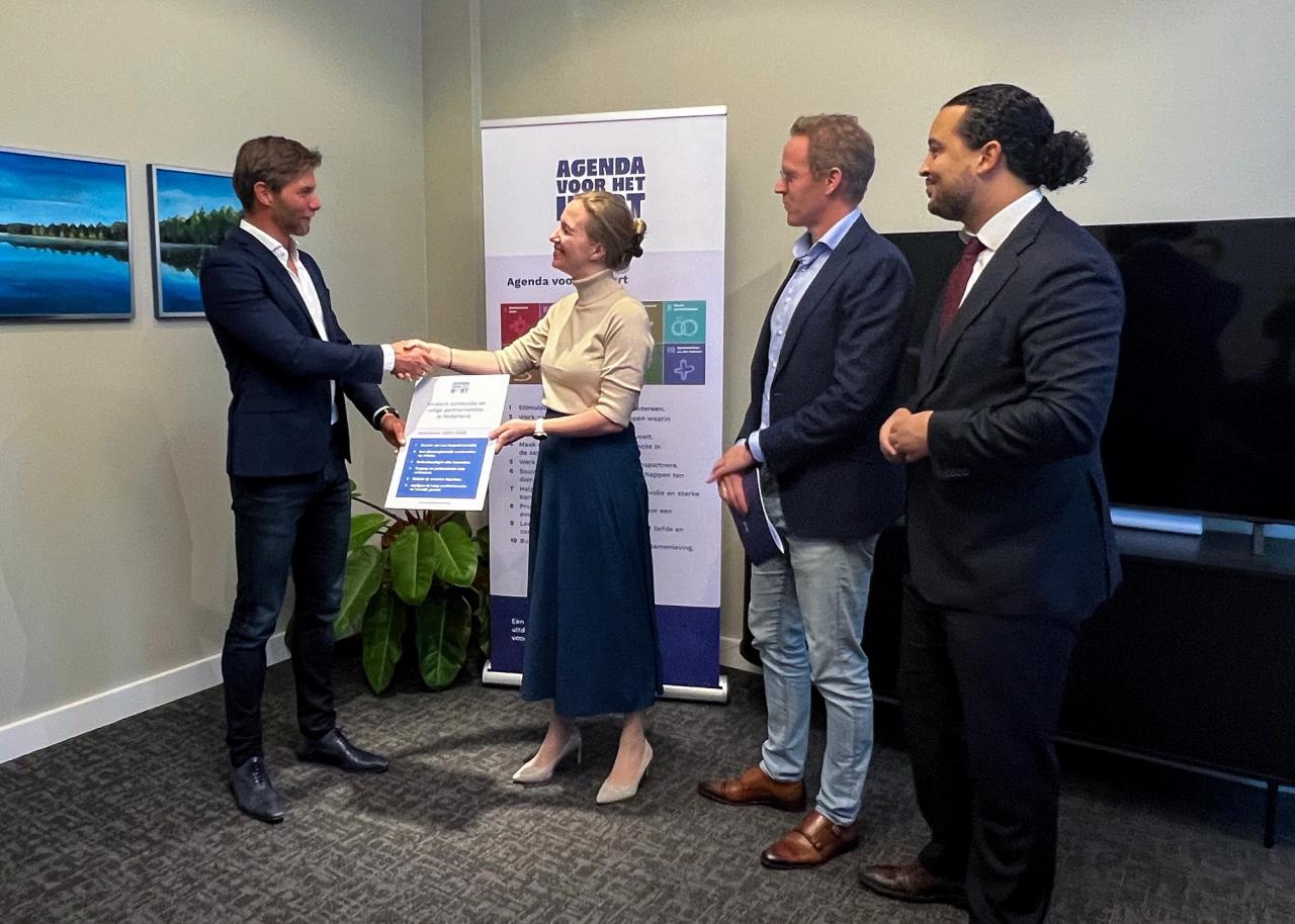 Overhandiging van het rapport aan staatssecretaris Nicki Pouw