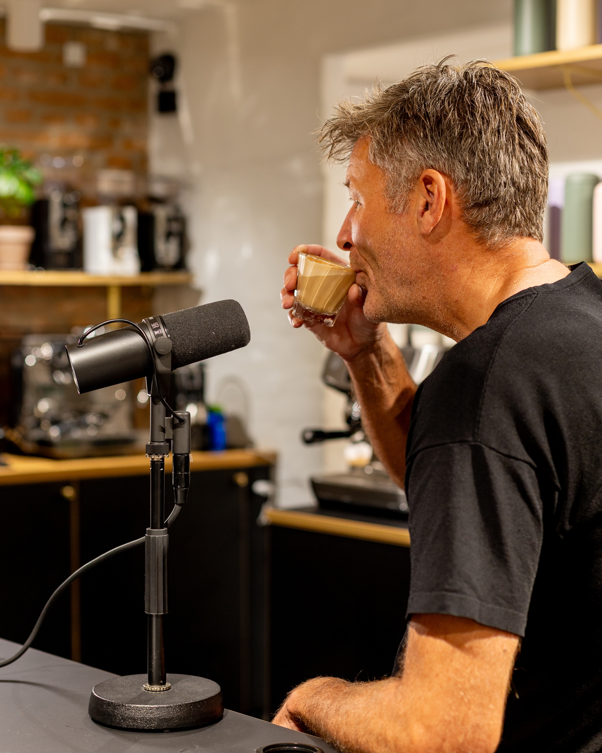 Samtalen er optaget hos Spinchy i Klostergade i Aarhus. Naturligvis med velsmagende kaffe i glasset. 
