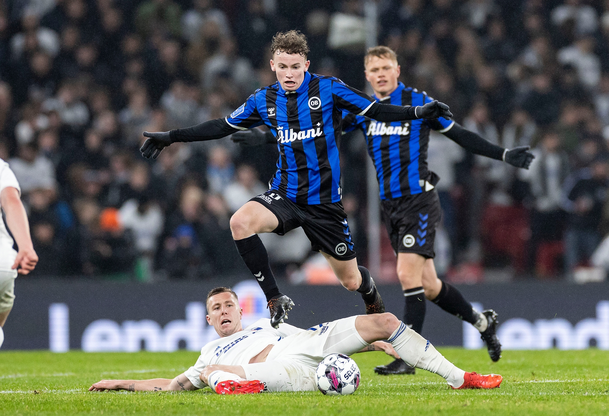 Jakob Breum i hopla mod F.C. København. En kamp og en oplevelse, han fortæller om i 'Spiller til Spiller'. Foto: fodboldbilleder.dk 