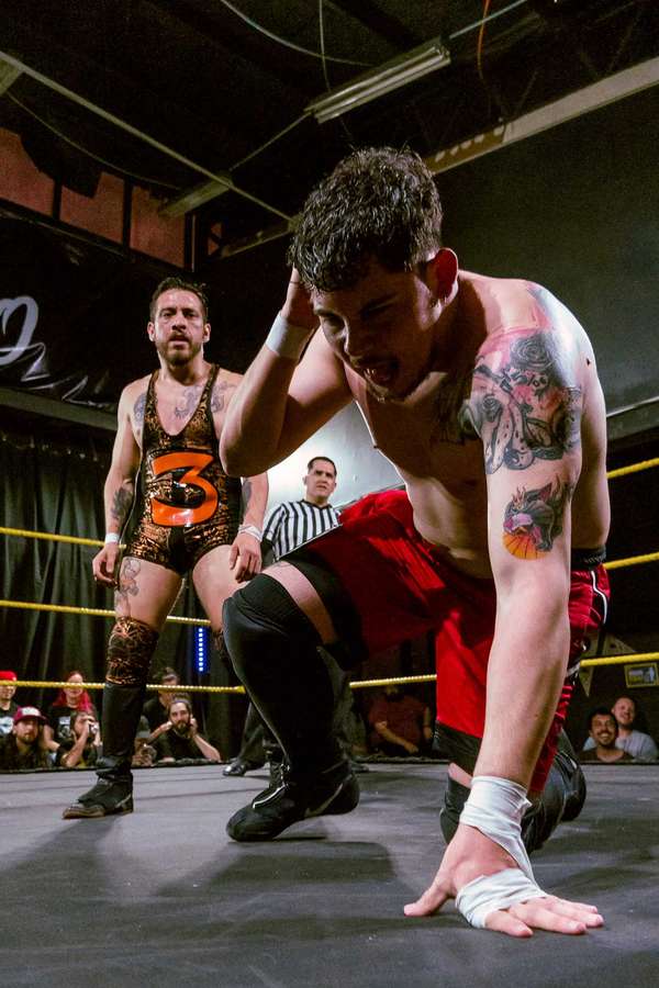 Limite y Criss Santana arriba del ring