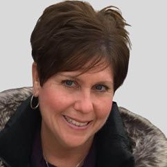 Headshot of Eileen Smythe