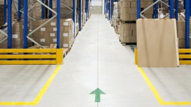 Hoe hou je heftrucks en voetgangers uit elkaar?