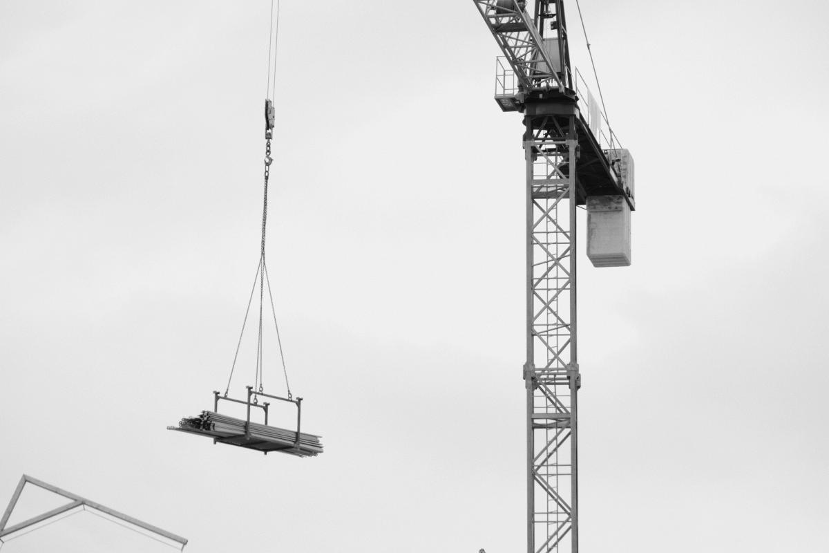 Aanslaan en verplaatsen van kritieke lasten: rigging