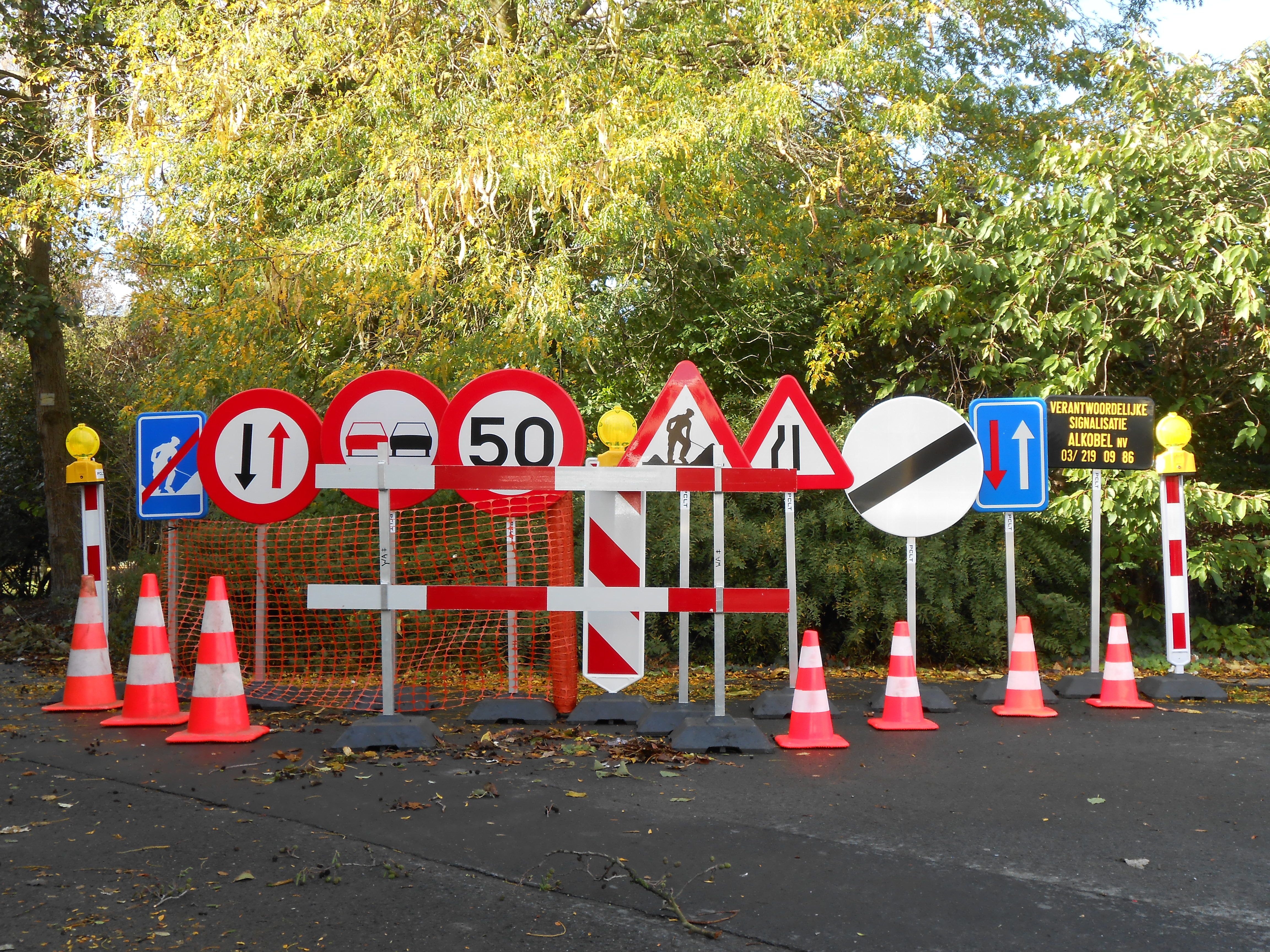 SB 250: werfsignalisatie - Veilig werken langs de weg: wegsignalisatie!