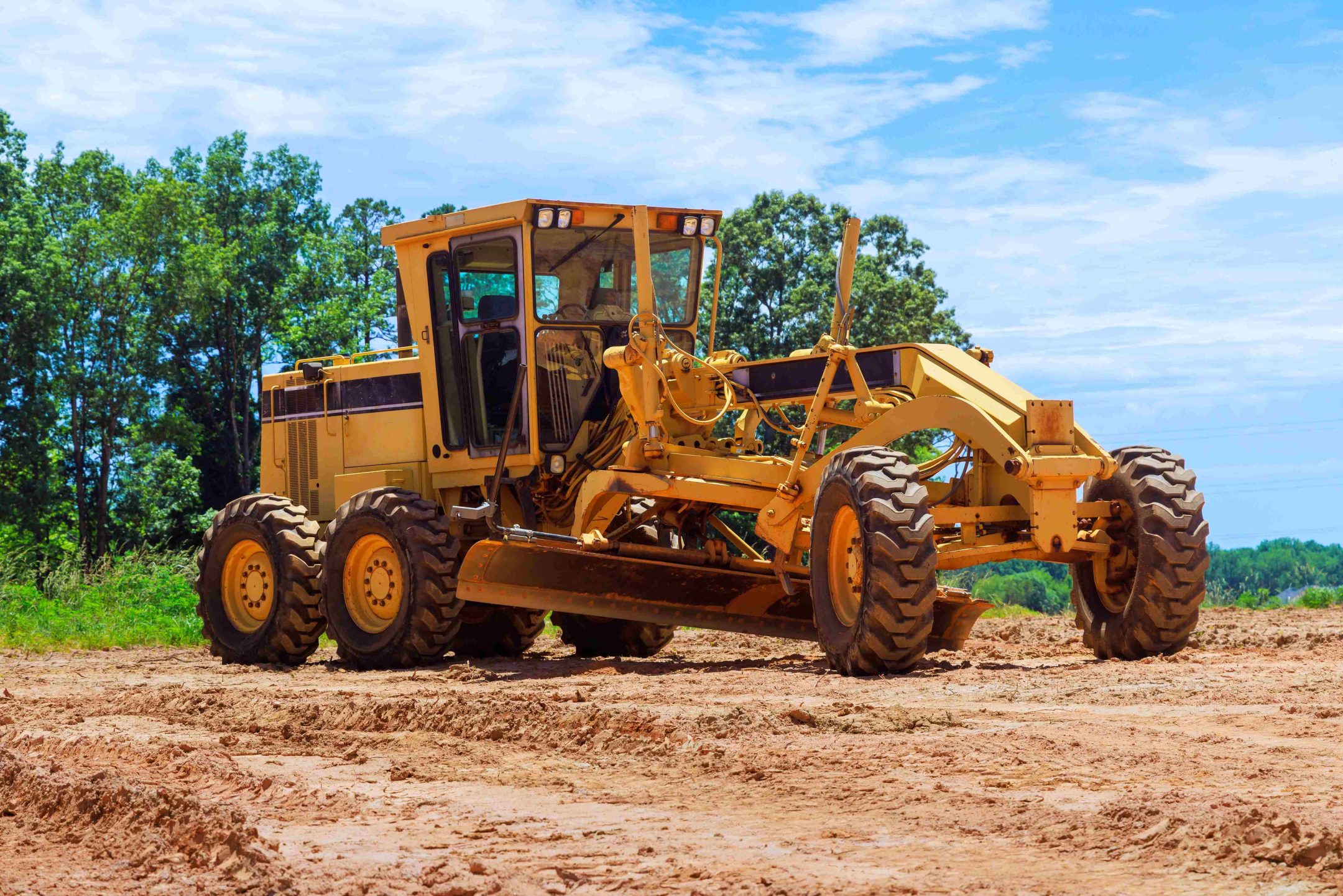 Motor Grader Parts: Blades, Cylinders, Tires, Undercarriage