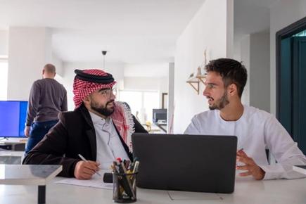 How Hybrid Work Is Transforming Performance Management in Qatar