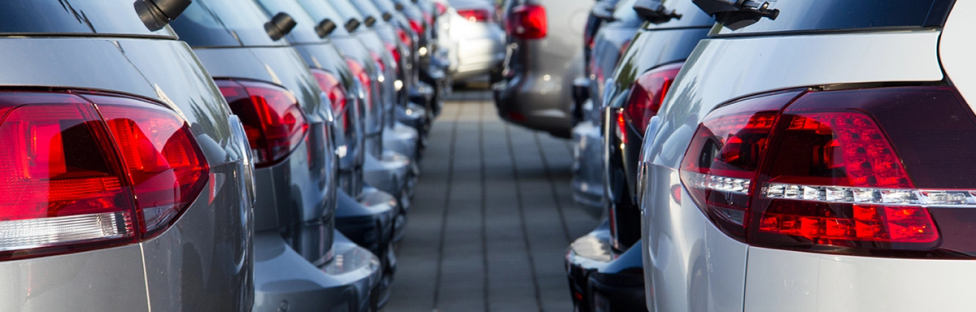 Veel auto's op een rij