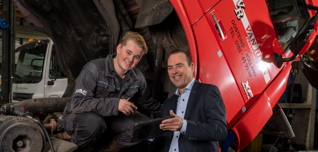 Ralph Hoefman met jongen 