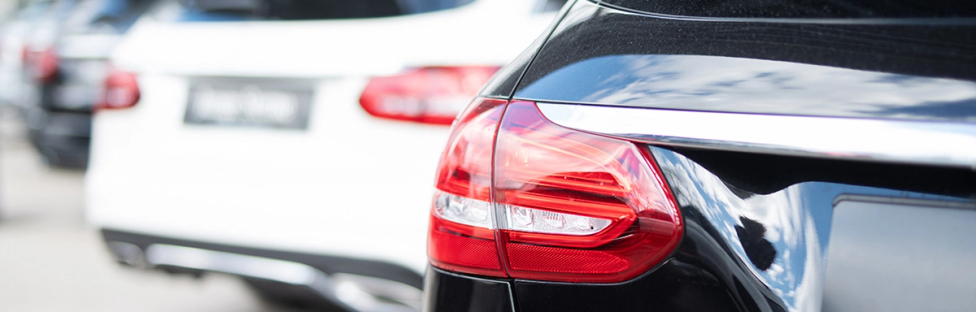 Auto's in verschillende kleuren