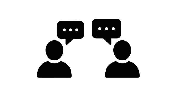 Twee poppetjes met tekstballonnen